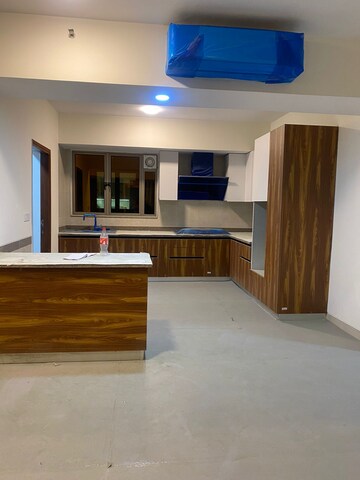 Room in 5 BHK Penthouse at Pioneer Park Presidia, Sector 62 – for Rent