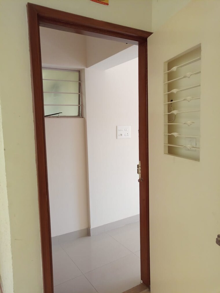 Room, kothrud 2 Bedroom 950 Sq.Ft. Apartment In Kothrud Pune 9584790