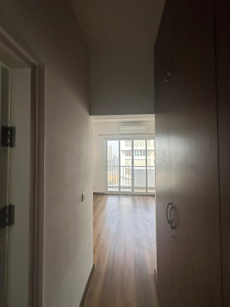 Bathroom, pioneer-park-presidia 4 Bedroom 4063 Sq.Ft. Apartment In Sector 62 Gurgaon 9584829