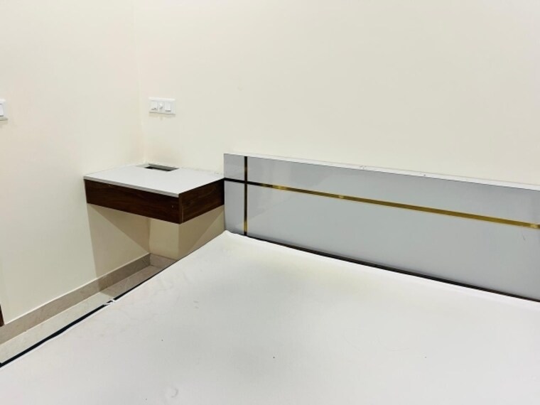 undefined, sector 43 3.5 Bedroom 360 Sq.Yd. Builder Floor In Sector 43 Gurgaon 9584854