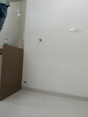 Room in 1 BHK Apartment at Gagangiri CHS Andheri, Andheri East – for Rent