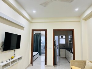 Room in 3.5 BHK Builder Floor at Sector 43 – for Rent