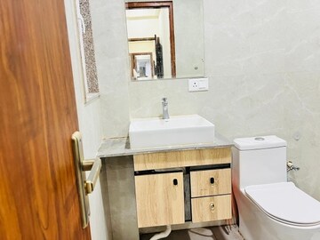 Kitchen in 3.5 BHK Builder Floor at Sector 43 – for Rent