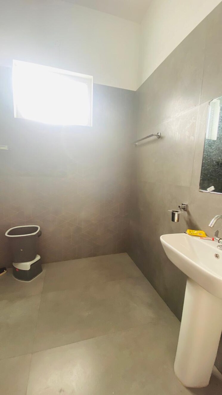 Bathroom, dlf-hyde-park 2 Bedroom 1000 Sq.Ft. Independent House In South Mullanpur Chandigarh 9585058