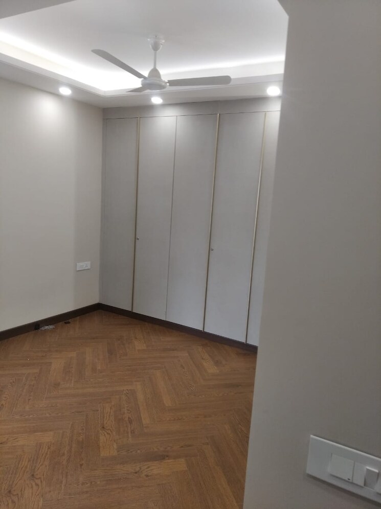 Room, gulmohar park 3 Bedroom 200 Sq.Yd. Builder Floor In Gulmohar Park Delhi 9585055