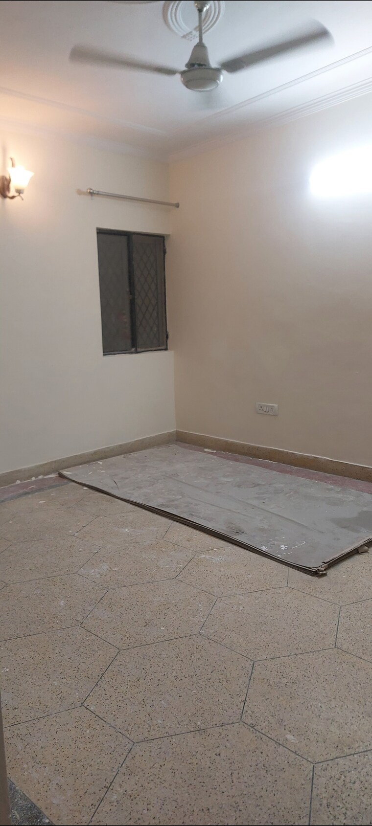 Room, aadharshila-apartment 1 Bedroom 450 Sq.Ft. Apartment In Sarita Vihar Delhi 9585089