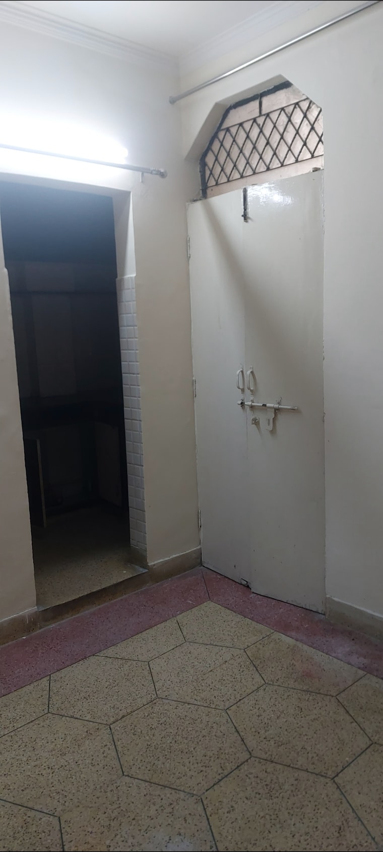 Room, aadharshila-apartment 1 Bedroom 450 Sq.Ft. Apartment In Sarita Vihar Delhi 9585089