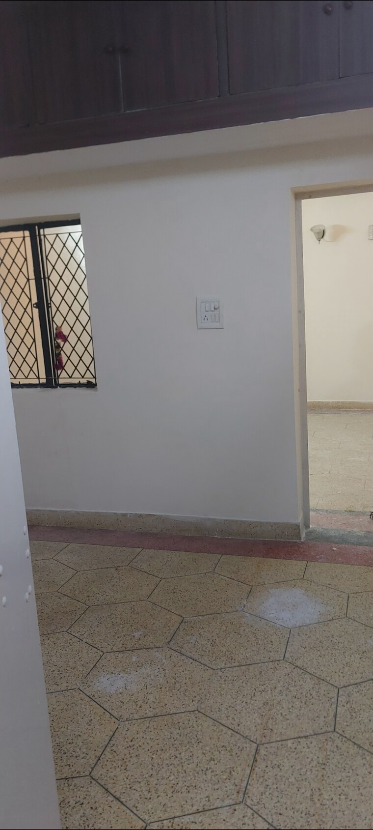 Room, aadharshila-apartment 1 Bedroom 450 Sq.Ft. Apartment In Sarita Vihar Delhi 9585089