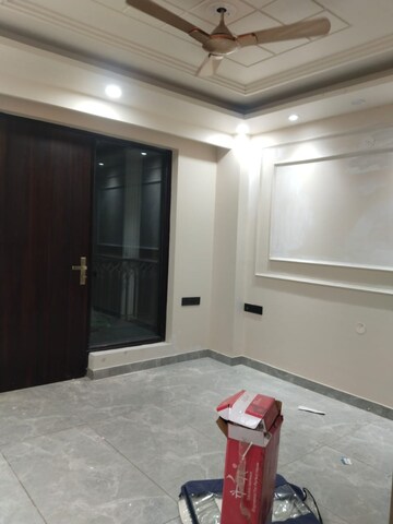 Room in 3 BHK Builder Floor at Ansal Plaza Sector-23, Sector 23 – for Rent