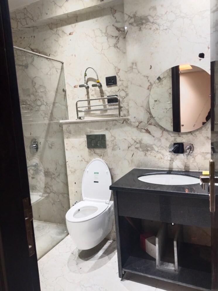 Bathroom, ansal-plaza-sector-23 3 Bedroom 2400 Sq.Ft. Builder Floor In Sector 23 Gurgaon 9585167