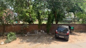 Parking in 2.5 BHK Builder Floor at Ansal Plaza Sector-23, Sector 23 – for Rent