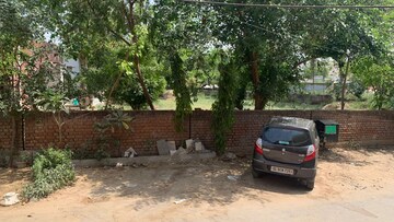 Parking in 2.5 BHK Builder Floor at Ansal Plaza Sector-23, Sector 23 – for Rent