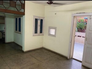 Room in 2.5 BHK Apartment at Mayur Vihar – for Sale