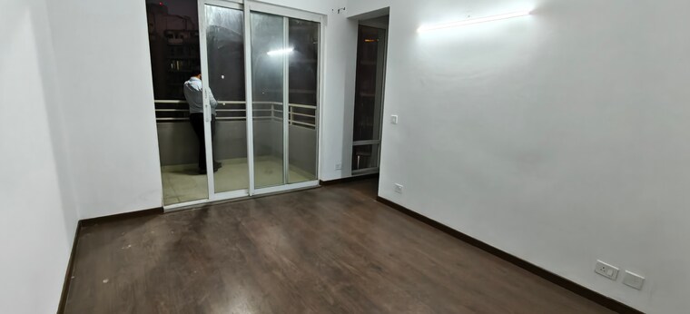 Room, ild-greens 3 Bedroom 1875 Sq.Ft. Apartment In Sector 37c Gurgaon 9585261