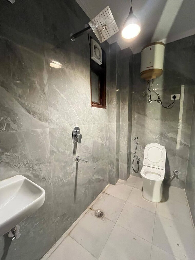 Bathroom, saket 2 Bedroom 1000 Sq.Ft. Builder Floor In Saket Delhi 9585395