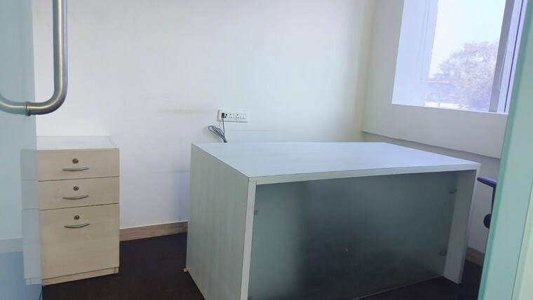 Room, mittal-commercia Commercial Office Space 800 Sq.Ft. In Andheri East Mumbai 9585388