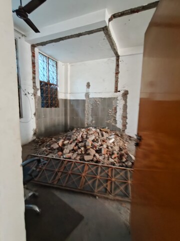 Bedroom in  Plot at Udyog Vihar – for Rent