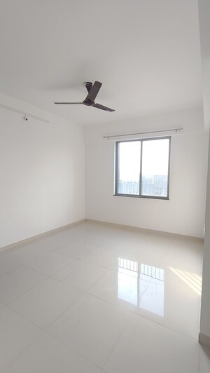 Room in 2 BHK Apartment at Pimple Saudagar – for Rent