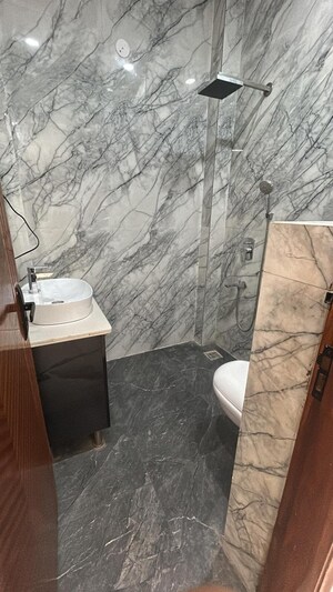 Bathroom in 3 BHK Builder Floor at BPTP District, Sector 81 – for Rent