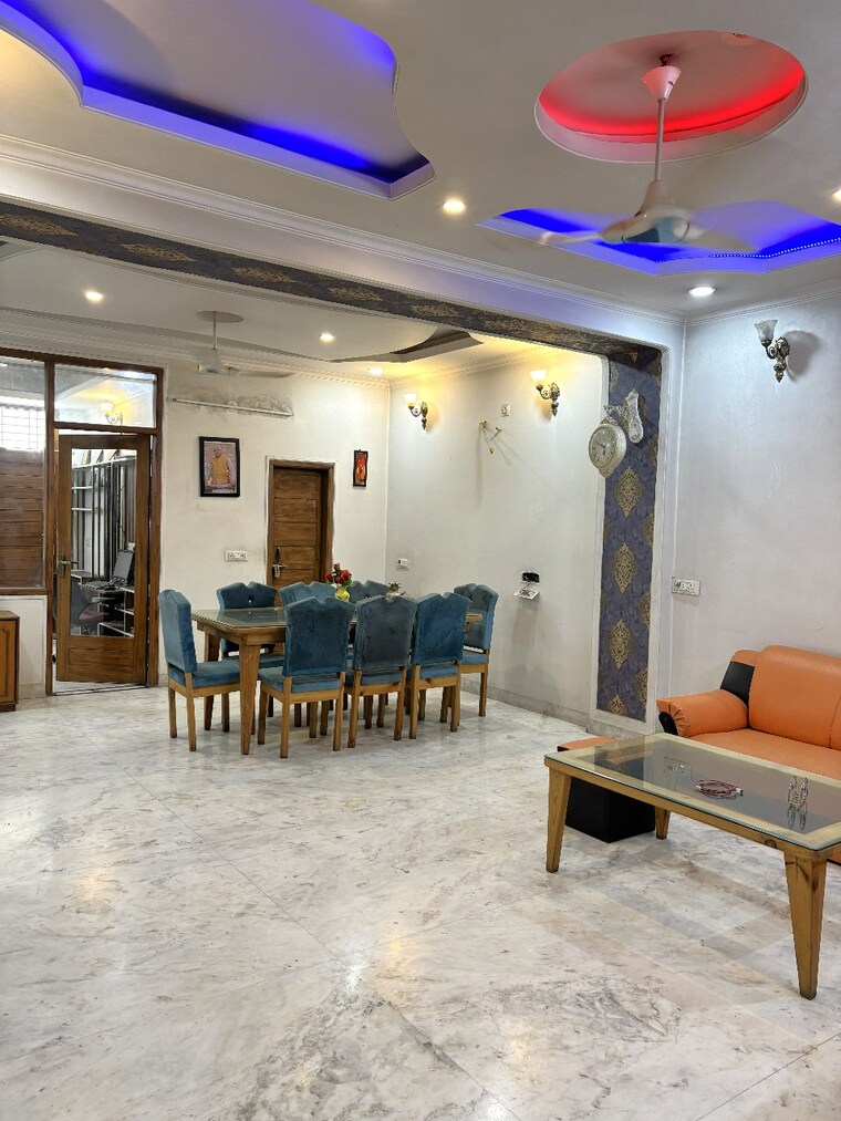 Gym, sector 45 3 Bedroom 2500 Sq.Ft. Builder Floor In Sector 45 Gurgaon 9585594