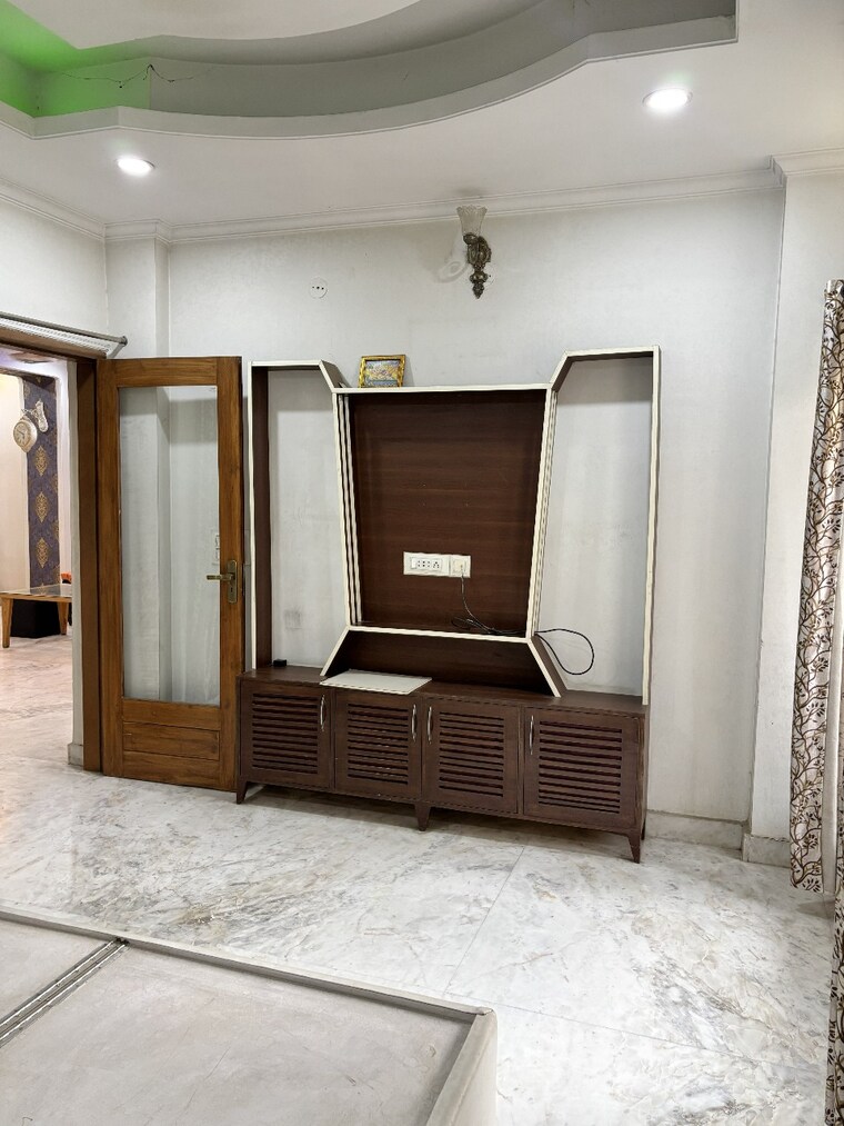 Living Room, sector 45 3 Bedroom 2500 Sq.Ft. Builder Floor In Sector 45 Gurgaon 9585594