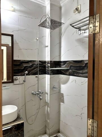 Master Bedroom in 3 BHK Builder Floor at Sector 45 – for Rent