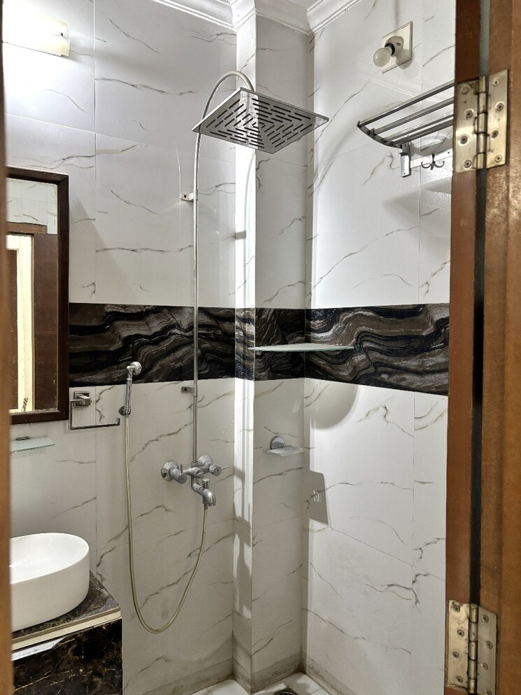 Master Bedroom, sector 45 3 Bedroom 2500 Sq.Ft. Builder Floor In Sector 45 Gurgaon 9585594