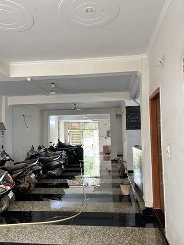 Parking in 3 BHK Builder Floor at Sector 45 – for Rent