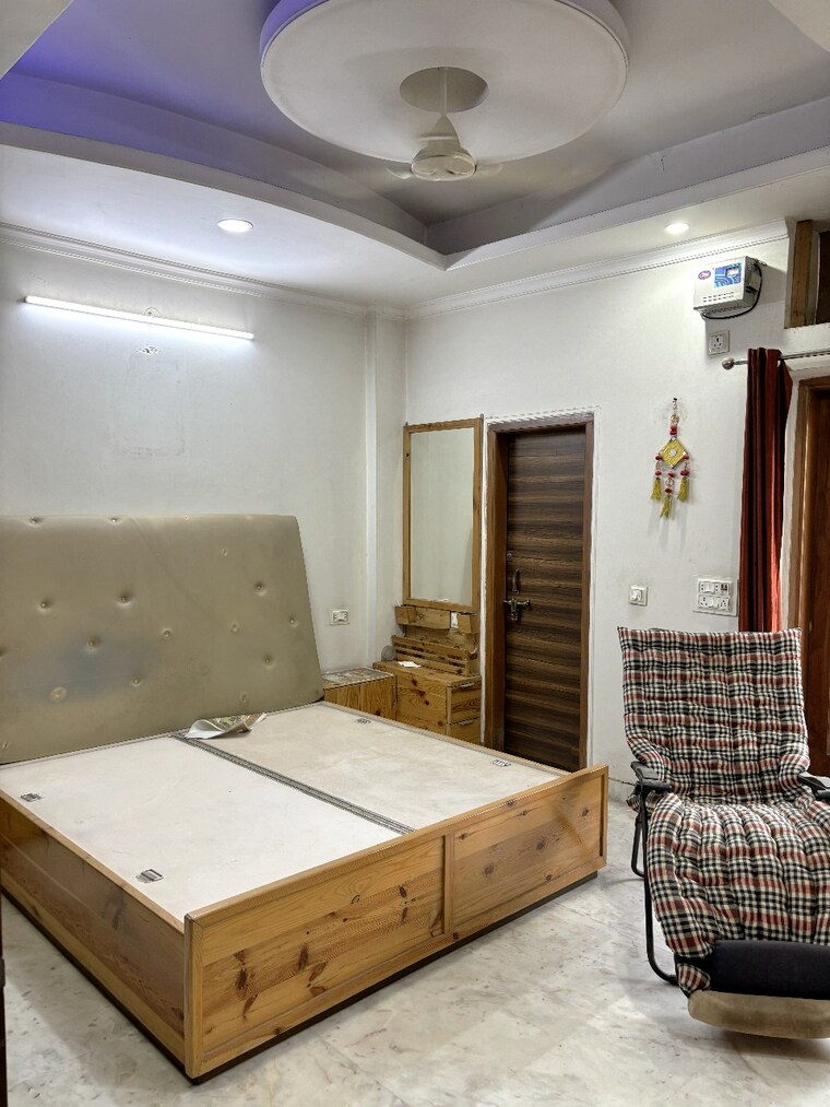 Bedroom, sector 45 3 Bedroom 2500 Sq.Ft. Builder Floor In Sector 45 Gurgaon 9585594