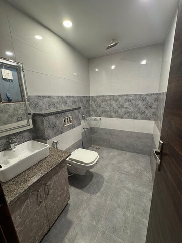 Master Bedroom in 3 BHK Builder Floor at Empire Floors, Sector 57 – for Rent