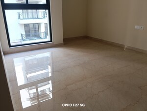 Room in 2 BHK Apartment at Lodha Sterling, Kolshet Road – for Rent