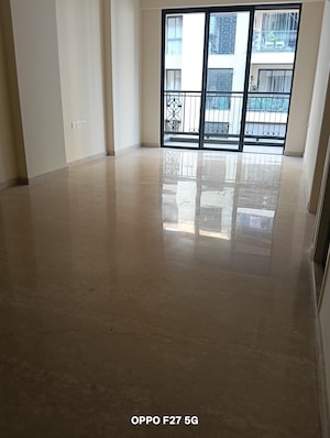 Room in 2 BHK Apartment at Lodha Sterling, Kolshet Road – for Rent