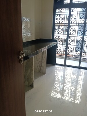 Furnished Amenities in 2 BHK Apartment at Lodha Sterling, Kolshet Road – for Rent