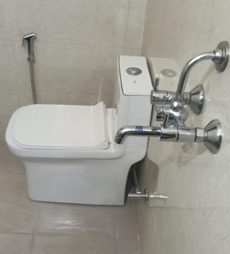 Bathroom, sector 46 2 Bedroom 2000 Sq.Ft. Builder Floor In Sector 46 Gurgaon 9585699