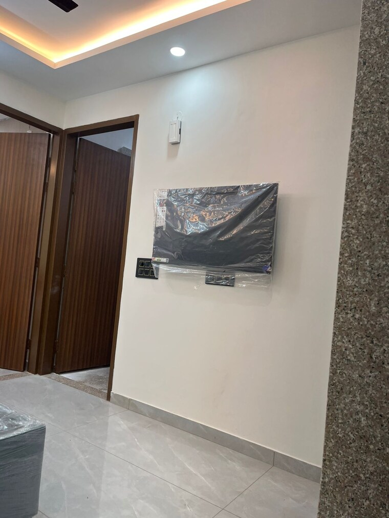 Room, sector 46 2 Bedroom 2000 Sq.Ft. Builder Floor In Sector 46 Gurgaon 9585699