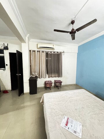 Bedroom in Studio Apartment at Koregaon Park Annexe – for Rent