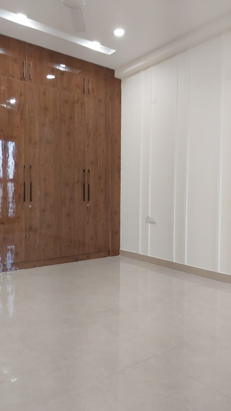 Room, ansal-plaza-sector-23 3 Bedroom 2400 Sq.Ft. Builder Floor In Sector 23 Gurgaon 9585796