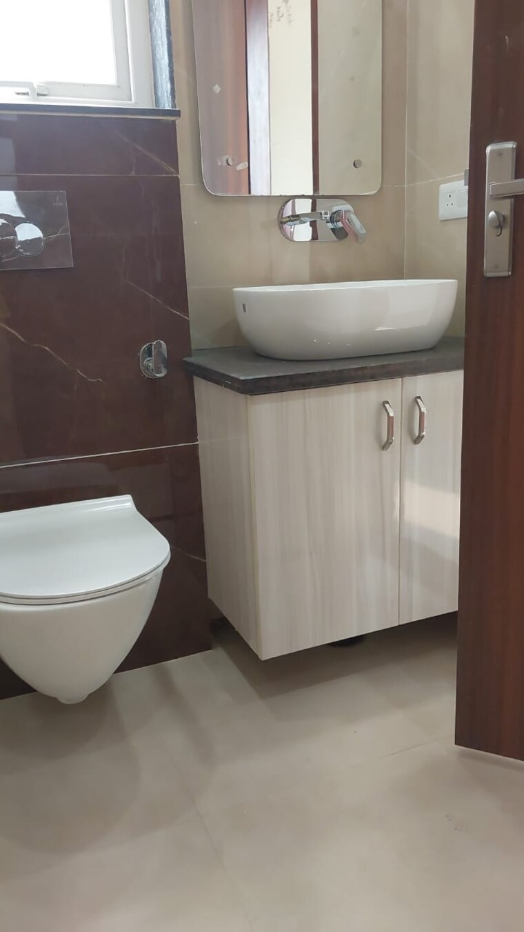 Bathroom, ansal-plaza-sector-23 3 Bedroom 2400 Sq.Ft. Builder Floor In Sector 23 Gurgaon 9585796