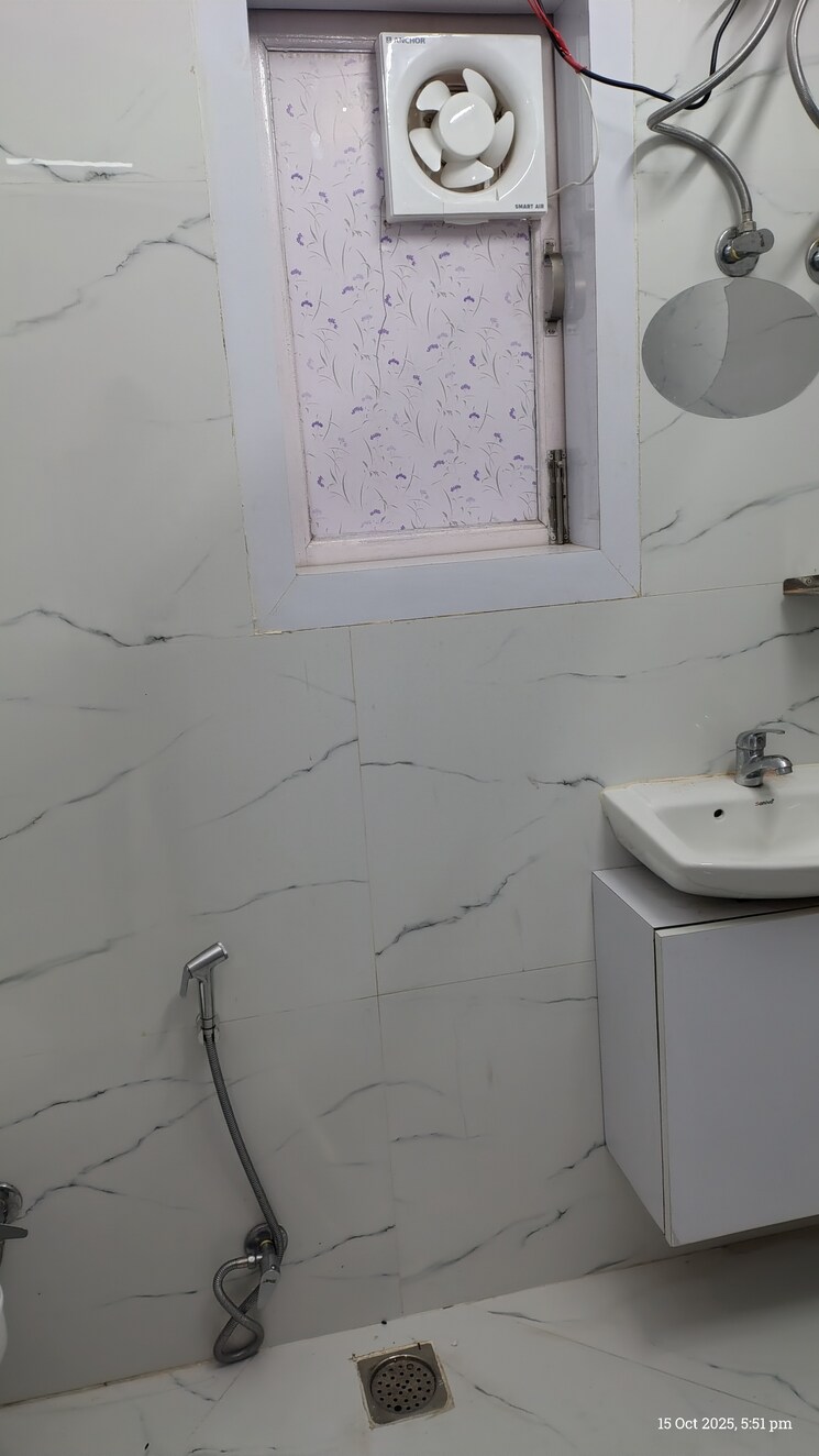 Bathroom, raheja-atlantis 1 RK 222 Sq.Ft. Apartment In Sector 31 Gurgaon 9585824
