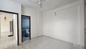 Room in 3 BHK Apartment at Salarpuria Sattva East Crest, Old Madras Road – for Rent
