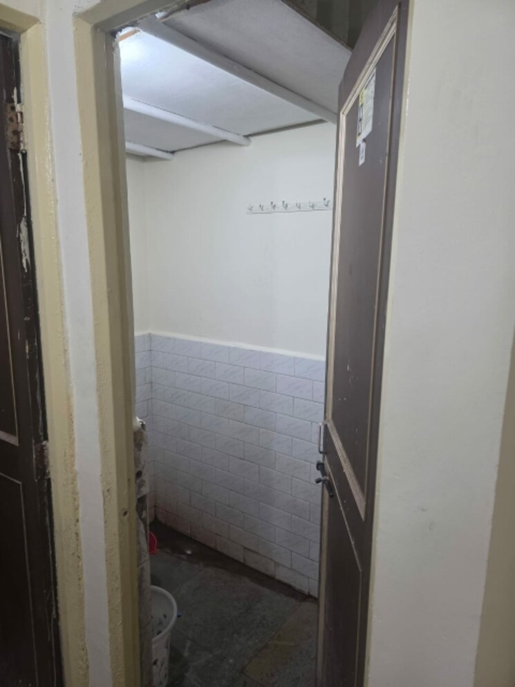 Bathroom, dhankawadi 1 Bedroom 550 Sq.Ft. Apartment In Dhankawadi Pune 9585921
