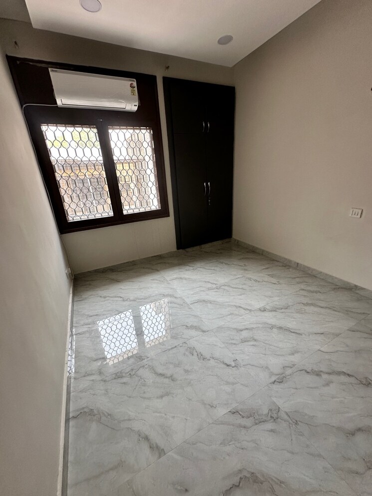 Room, dlf-silver-oaks 4 Bedroom 200 Sq.Yd. Independent House In Sector 26 Gurgaon 9585667