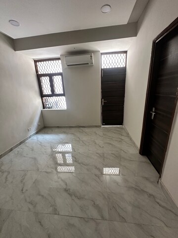 Bedroom in 4 BHK Independent House at DLF Silver Oaks, Sector 26 – for Rent