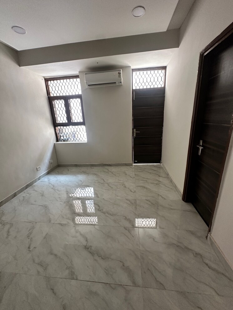 Bedroom, dlf-silver-oaks 4 Bedroom 200 Sq.Yd. Independent House In Sector 26 Gurgaon 9585667