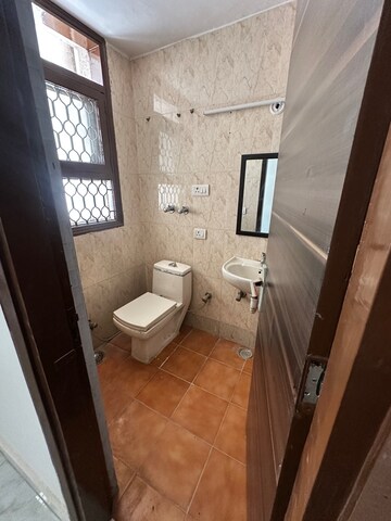 Bathroom in 4 BHK Independent House at DLF Silver Oaks, Sector 26 – for Rent