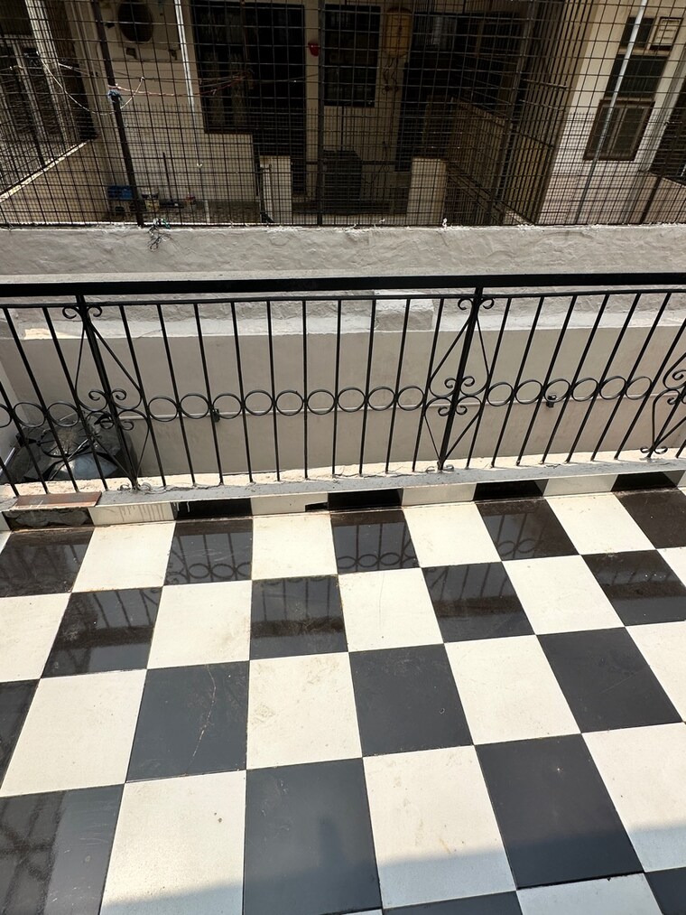 Balcony, dlf-silver-oaks 4 Bedroom 200 Sq.Yd. Independent House In Sector 26 Gurgaon 9585667