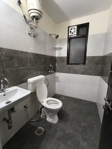 Master Bedroom in 1 BHK Apartment at Ansal Plaza Sector-23, Sector 23 – for Rent