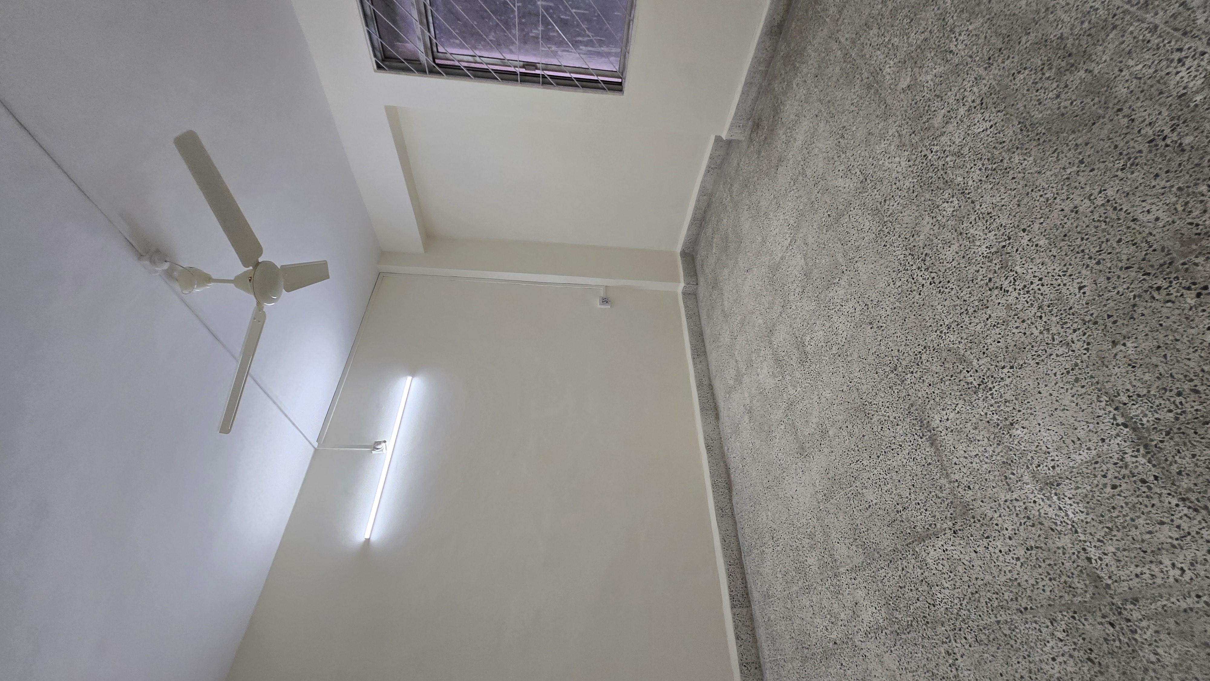 2 BHK 645 Sq.Ft. Apartment in Amar Tower