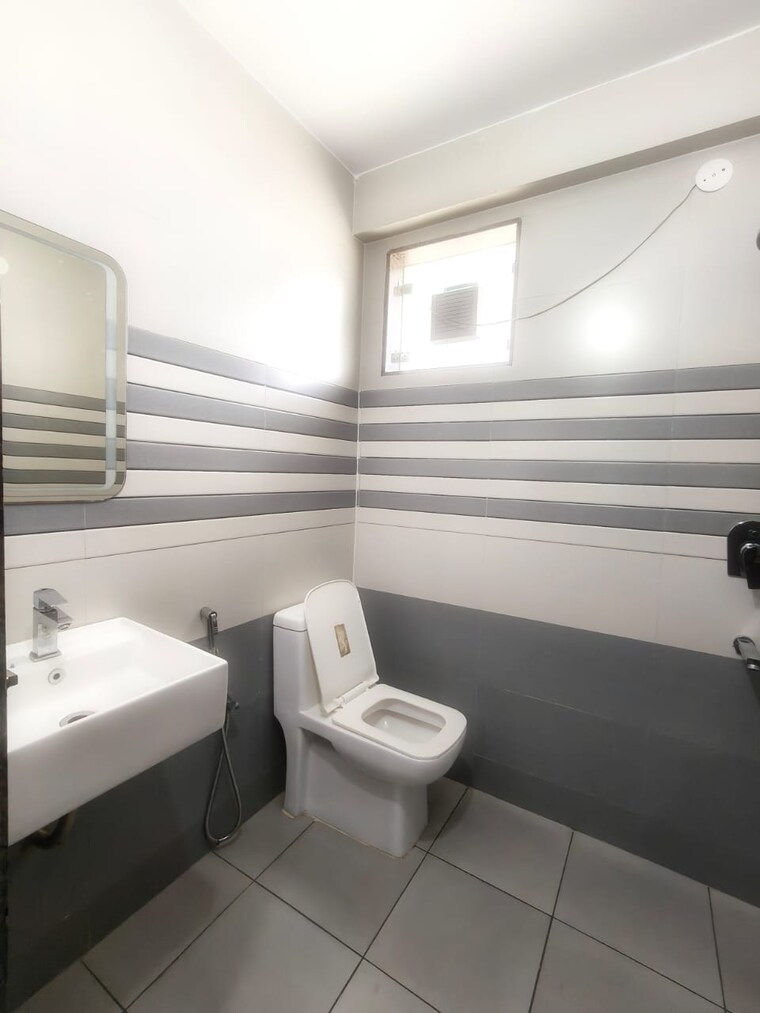 Attached Bathroom, ansal-plaza-sector-23 1 RK 650 Sq.Ft. Builder Floor In Sector 23 Gurgaon 9585943