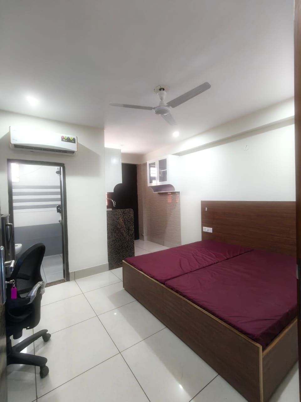 1 Rk+ Pooja Room Builder Floor For Rent in Ansal Plaza Sector-23